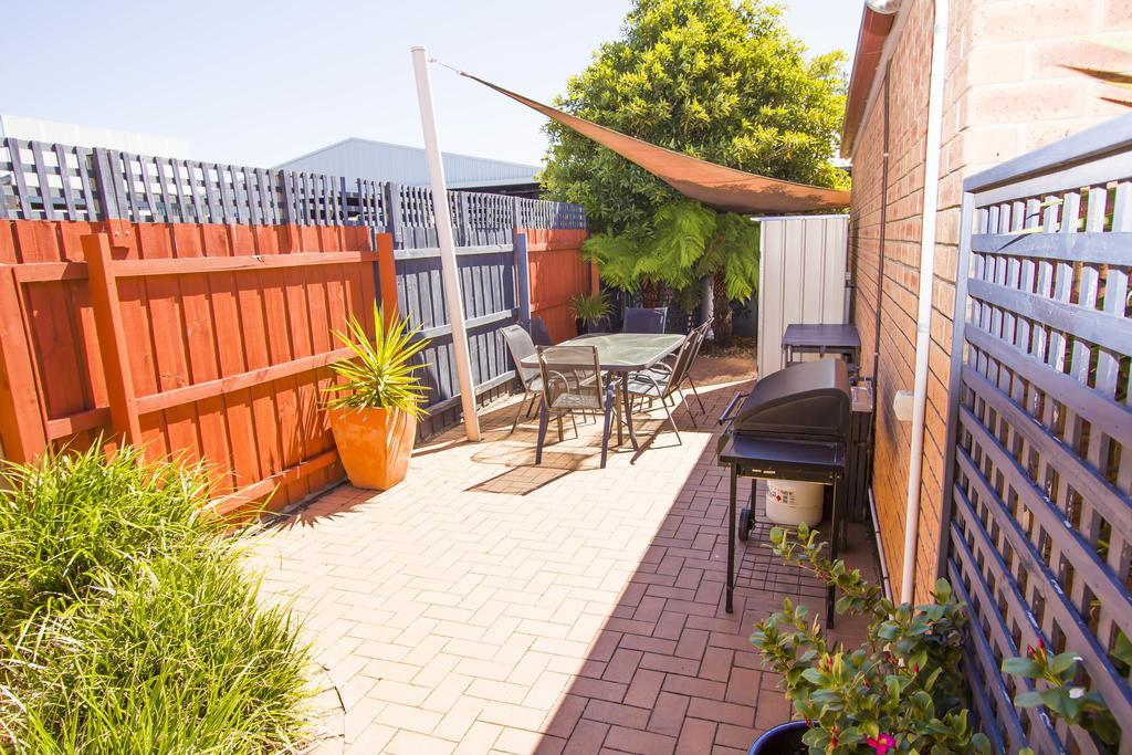 Colonial Motor Inn Bairnsdale Golden Chain Property Extérieur photo