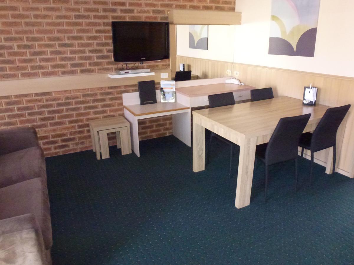 Colonial Motor Inn Bairnsdale Golden Chain Property Extérieur photo