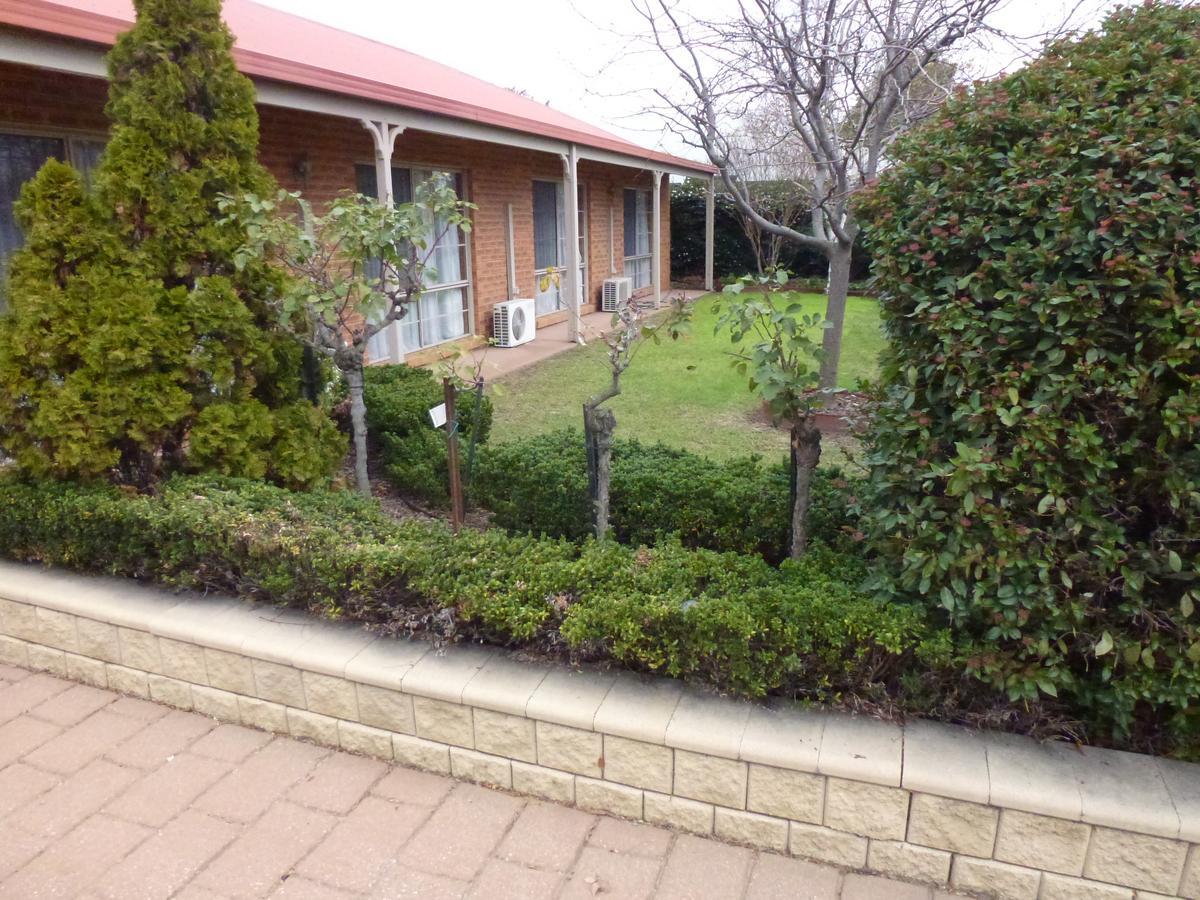 Colonial Motor Inn Bairnsdale Golden Chain Property Extérieur photo