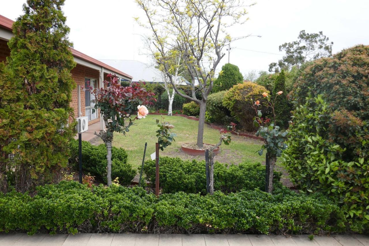 Colonial Motor Inn Bairnsdale Golden Chain Property Extérieur photo