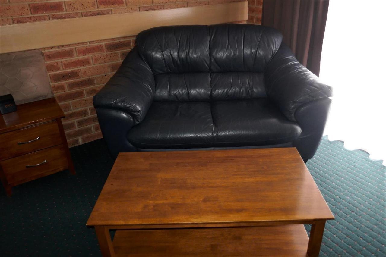 Colonial Motor Inn Bairnsdale Golden Chain Property Extérieur photo
